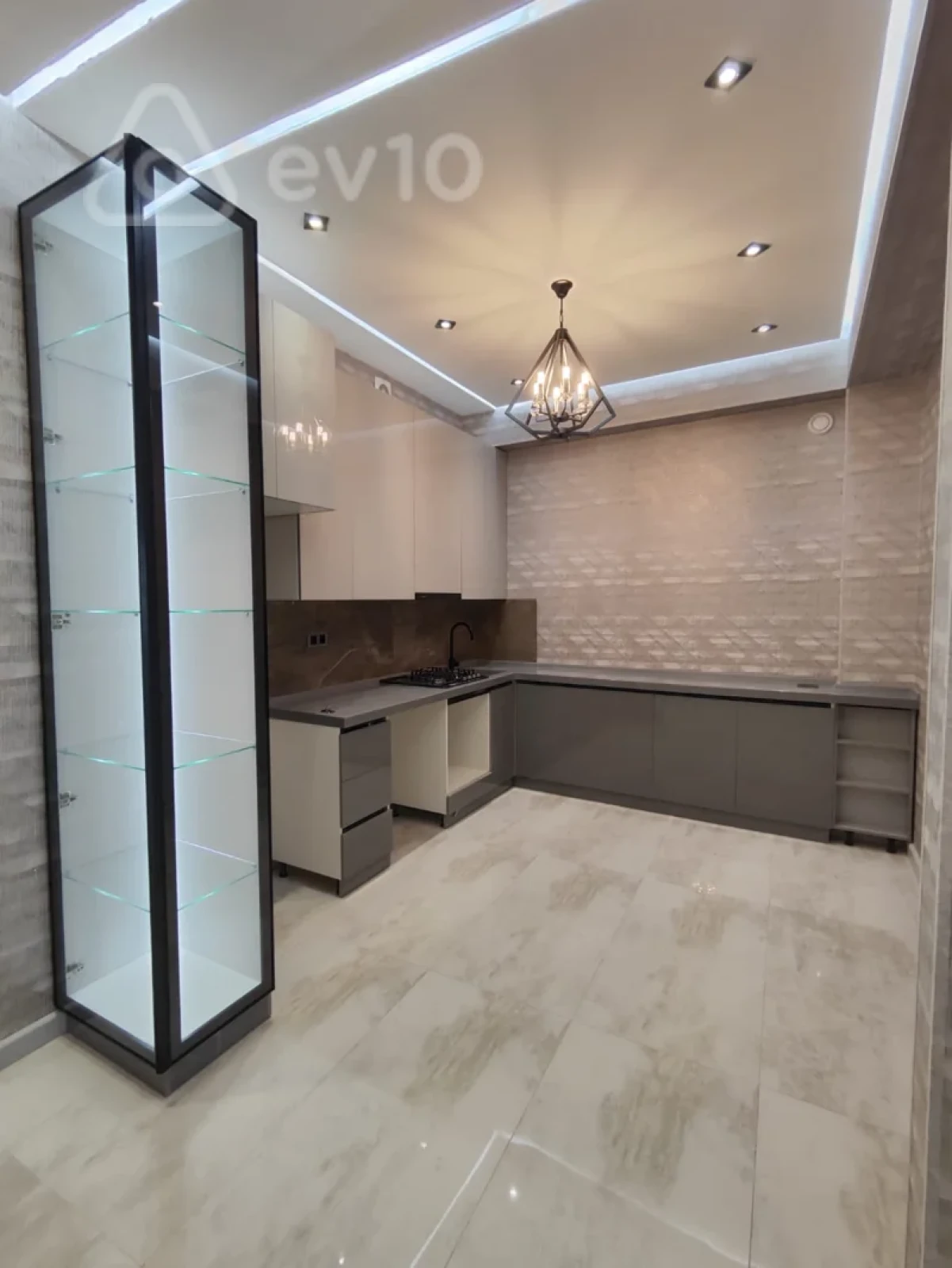 Satılır 2 otaqlı yeni tikili 88 m²