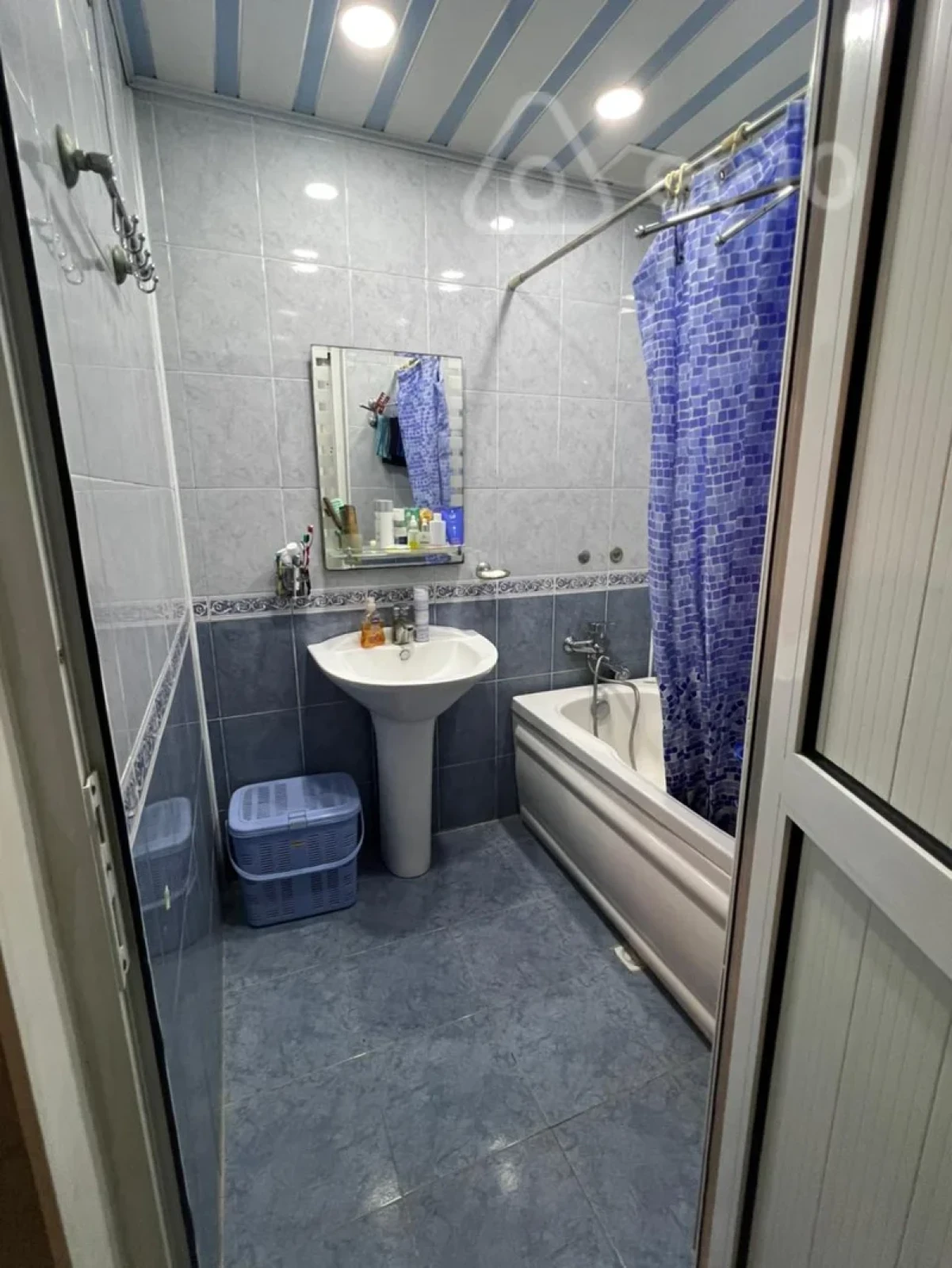 Satılır 3 otaqlı köhnə tikili 80 m²