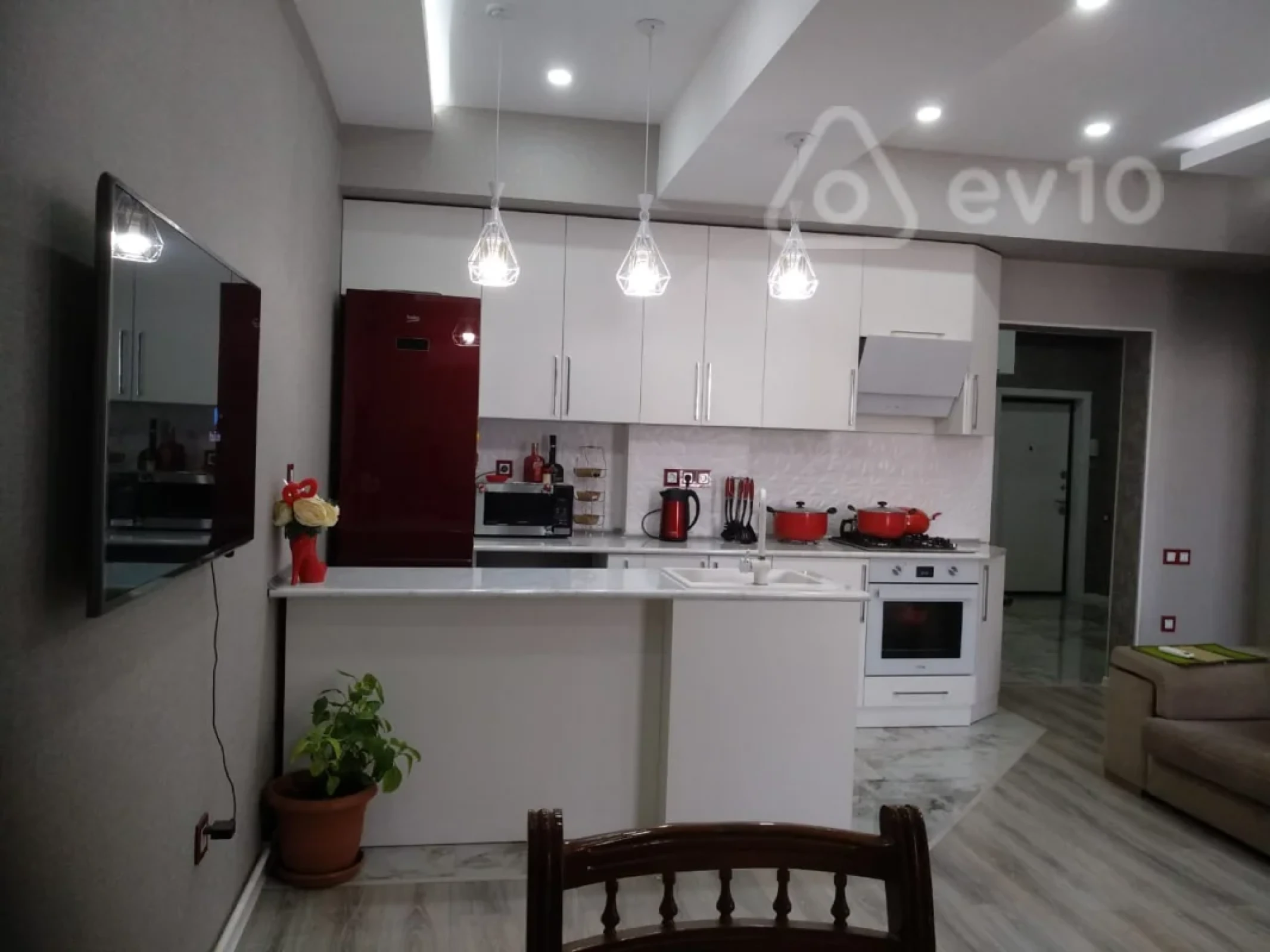 Satılır 3 otaqlı yeni tikili 105 m²