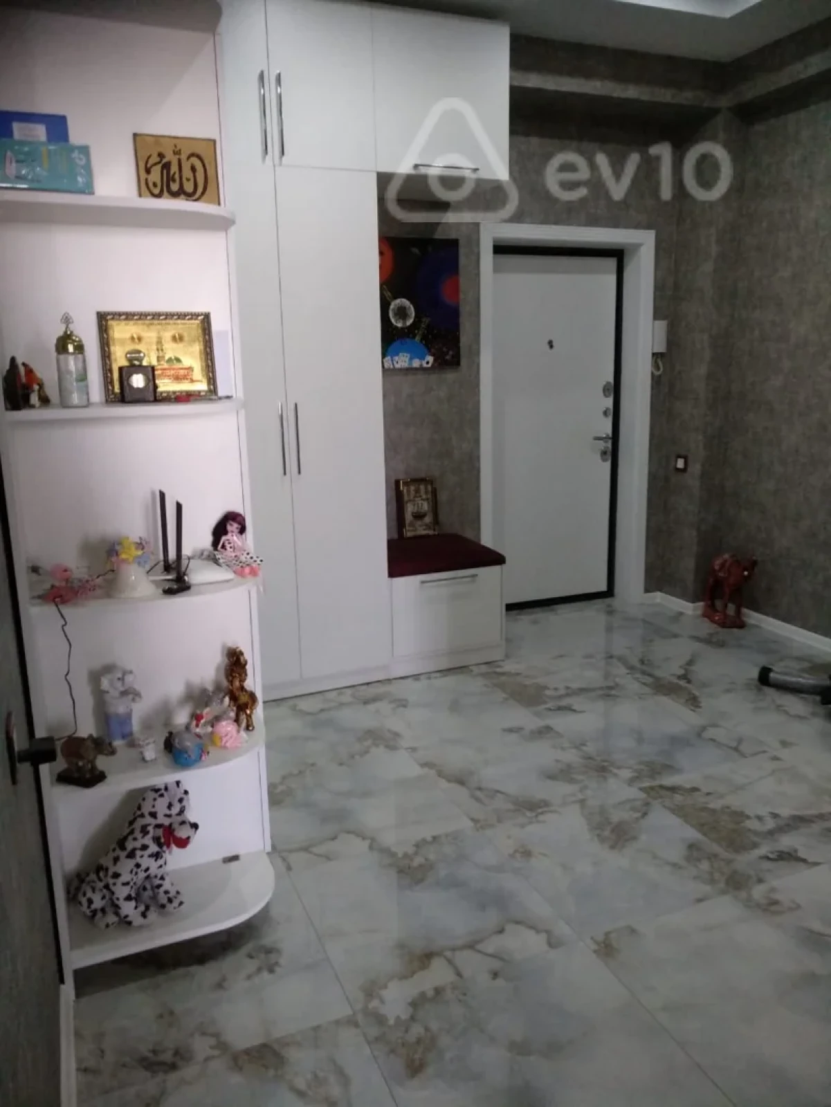Satılır 3 otaqlı yeni tikili 105 m²