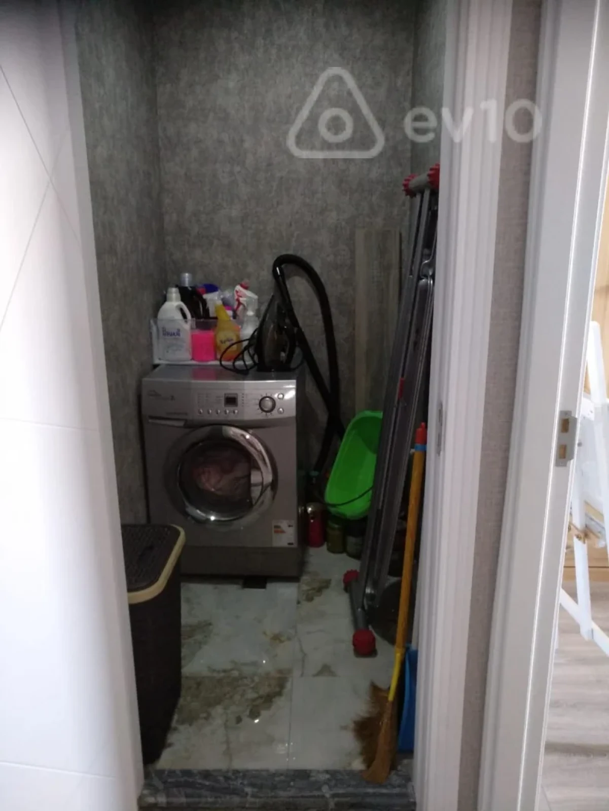 Satılır 3 otaqlı yeni tikili 105 m²
