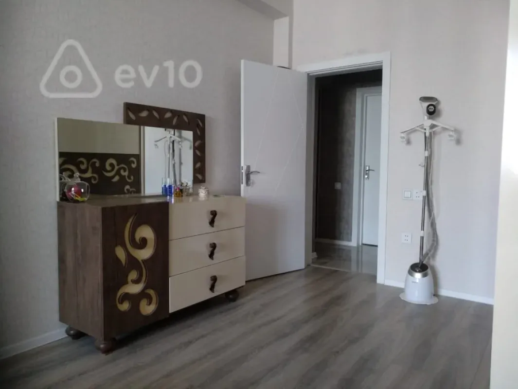 Satılır 3 otaqlı yeni tikili 105 m²
