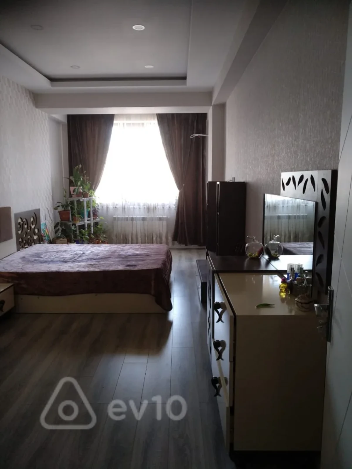 Satılır 3 otaqlı yeni tikili 105 m²