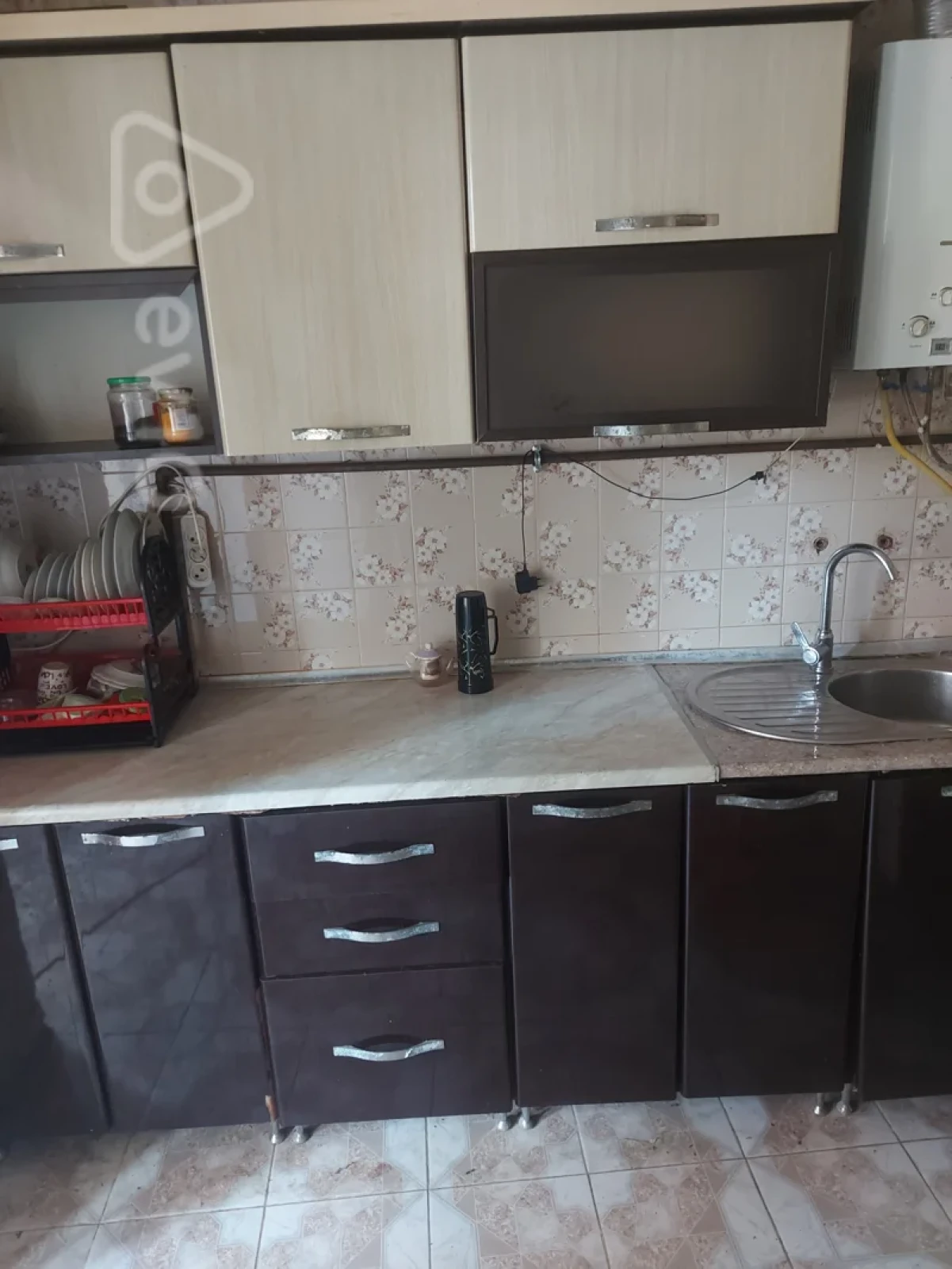 Kirayə verilir 1 otaqlı köhnə tikili 30 m²