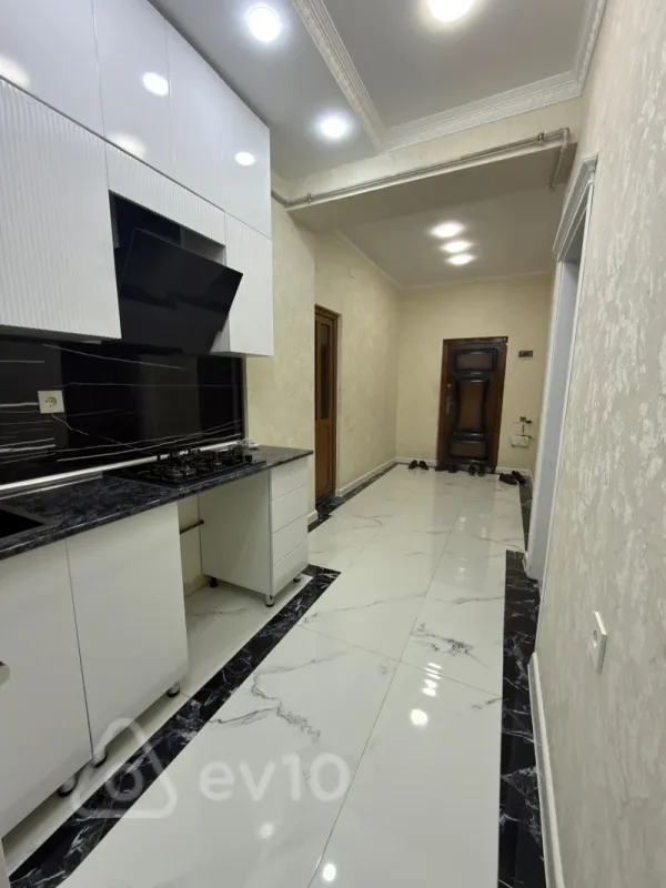 Kirayə verilir 2 otaqlı yeni tikili 68 m²