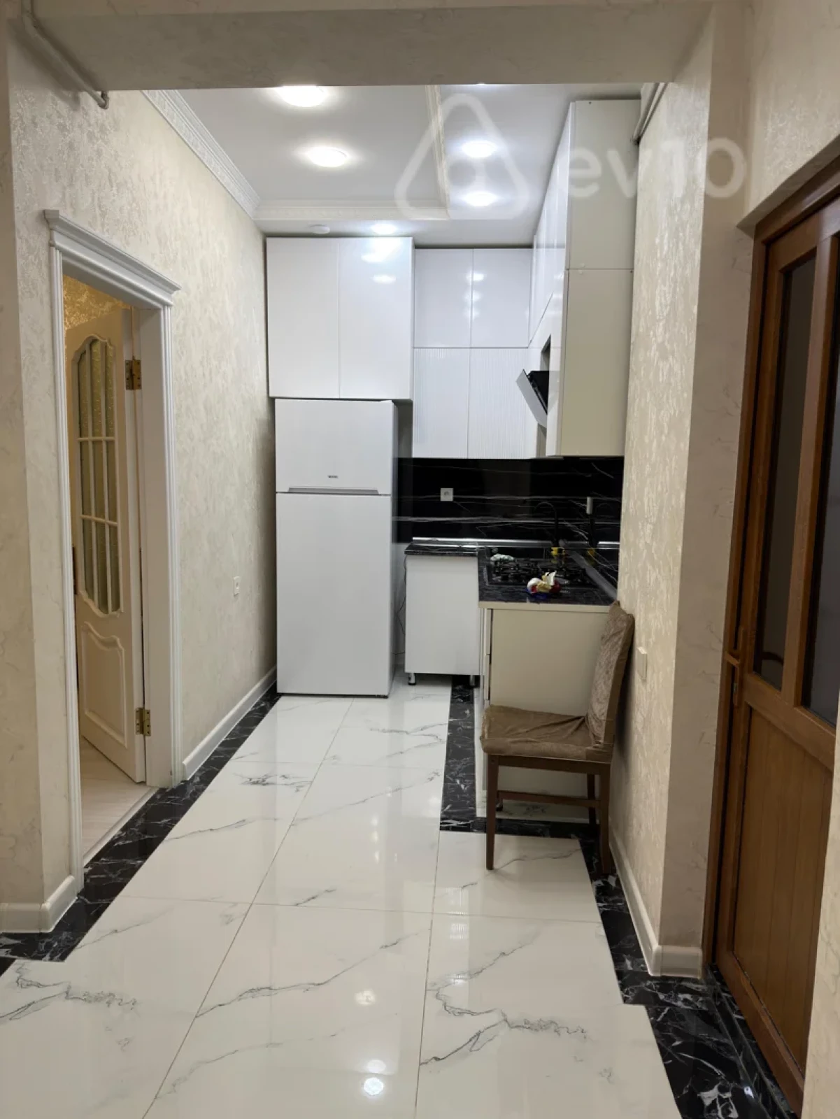 Kirayə verilir 2 otaqlı yeni tikili 68 m²