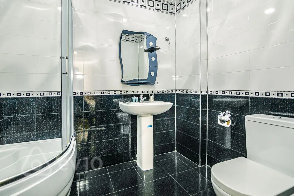 Kirayə verilir 3 otaqlı yeni tikili 135 m²