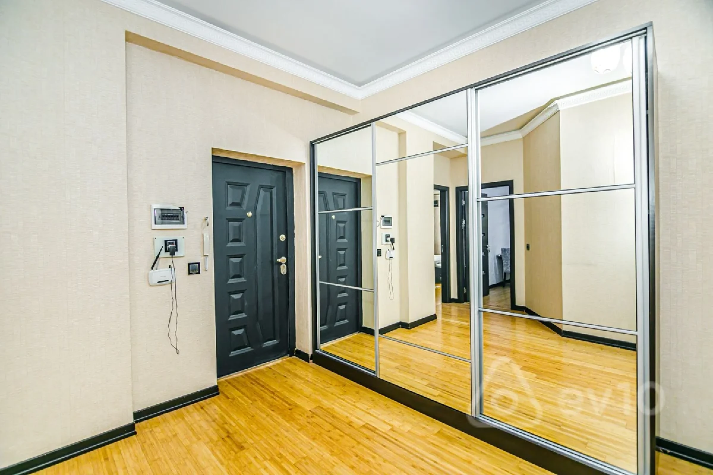 Kirayə verilir 3 otaqlı yeni tikili 135 m²