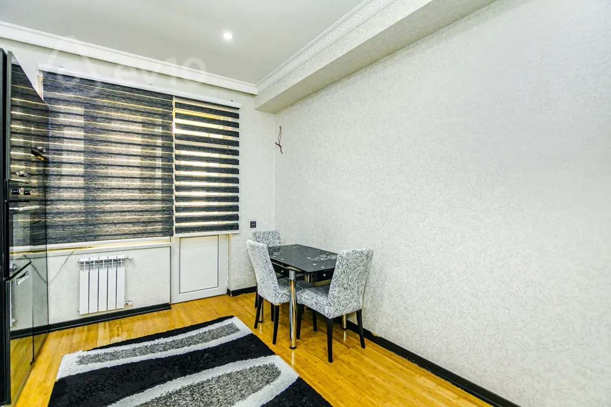 Kirayə verilir 3 otaqlı yeni tikili 135 m²
