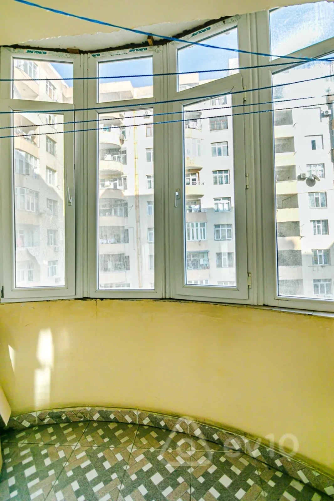 Kirayə verilir 3 otaqlı yeni tikili 135 m²