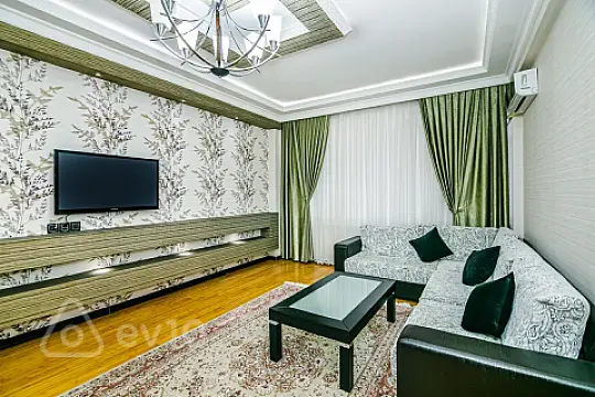 Kirayə verilir 3 otaqlı yeni tikili 135 m²