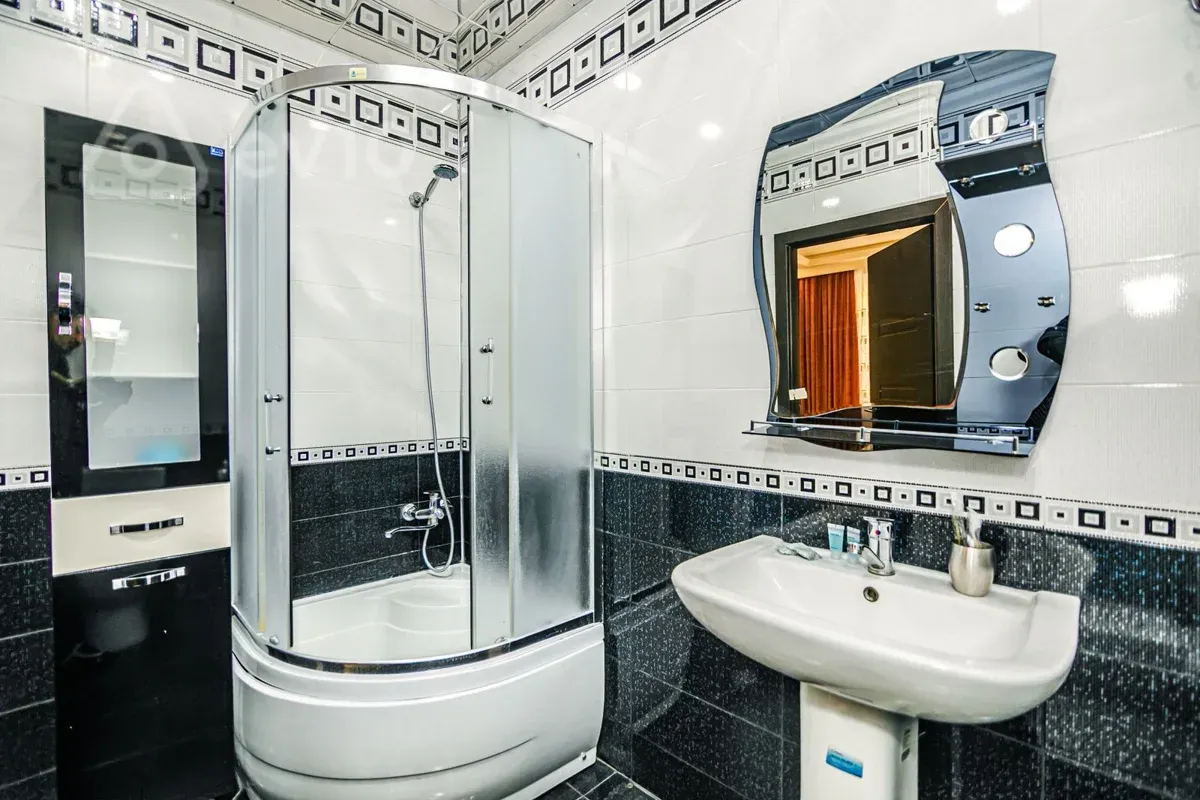 Kirayə verilir 3 otaqlı yeni tikili 135 m²