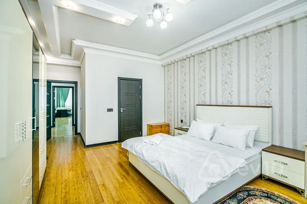 Kirayə verilir 3 otaqlı yeni tikili 135 m²