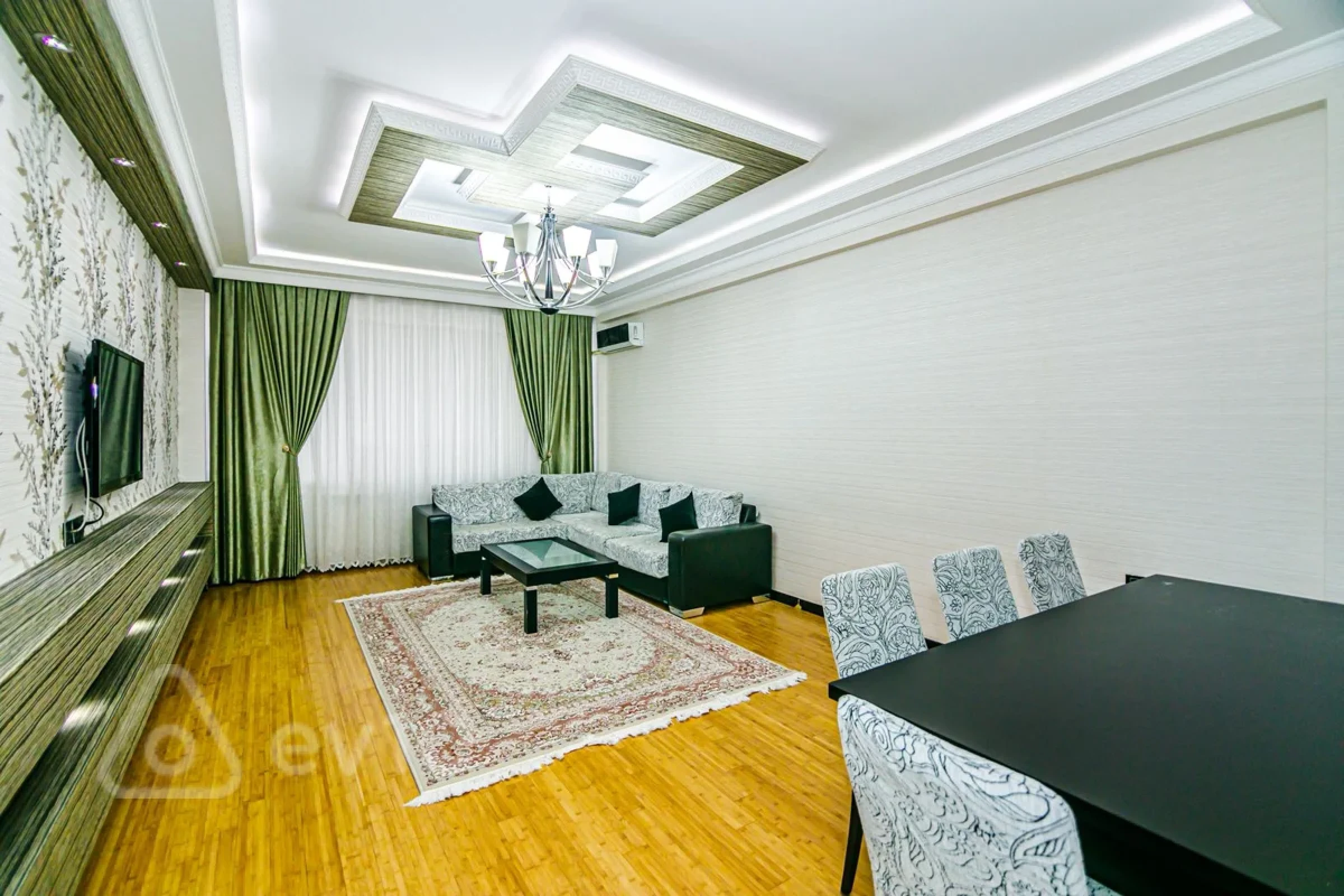 Kirayə verilir 3 otaqlı yeni tikili 135 m²