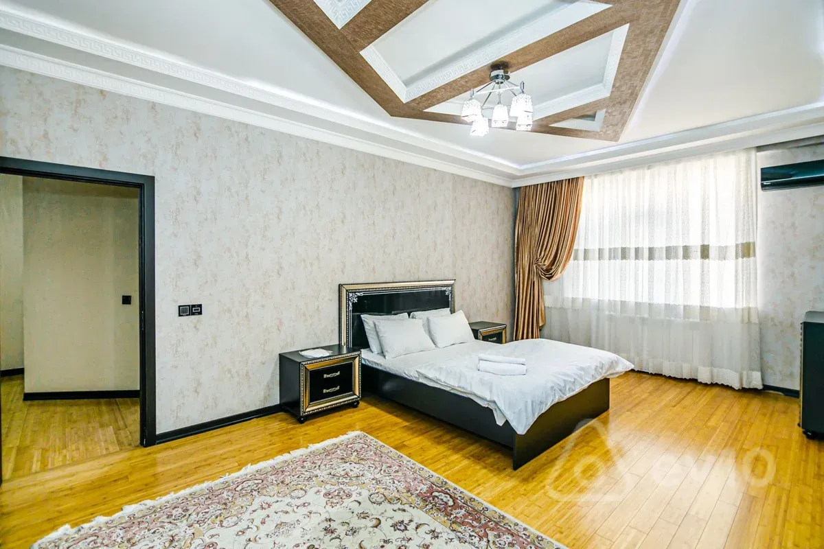 Kirayə verilir 3 otaqlı yeni tikili 135 m²