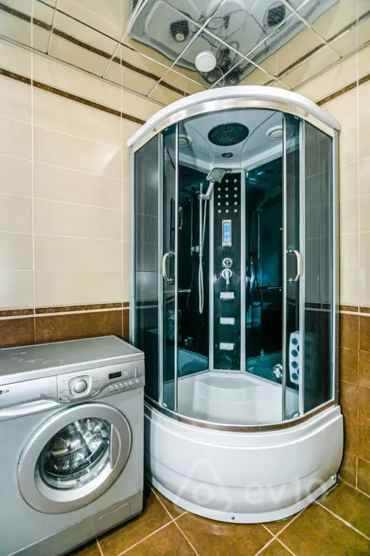 Kirayə verilir 3 otaqlı yeni tikili 135 m²