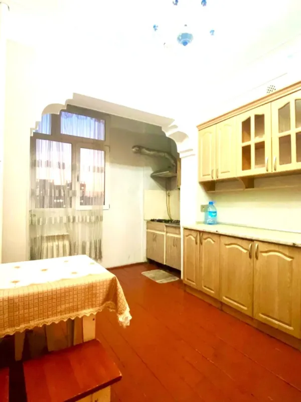 Kirayə verilir 3 otaqlı köhnə tikili 72 m²