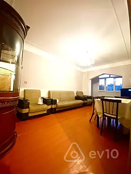 Kirayə verilir 3 otaqlı köhnə tikili 72 m²