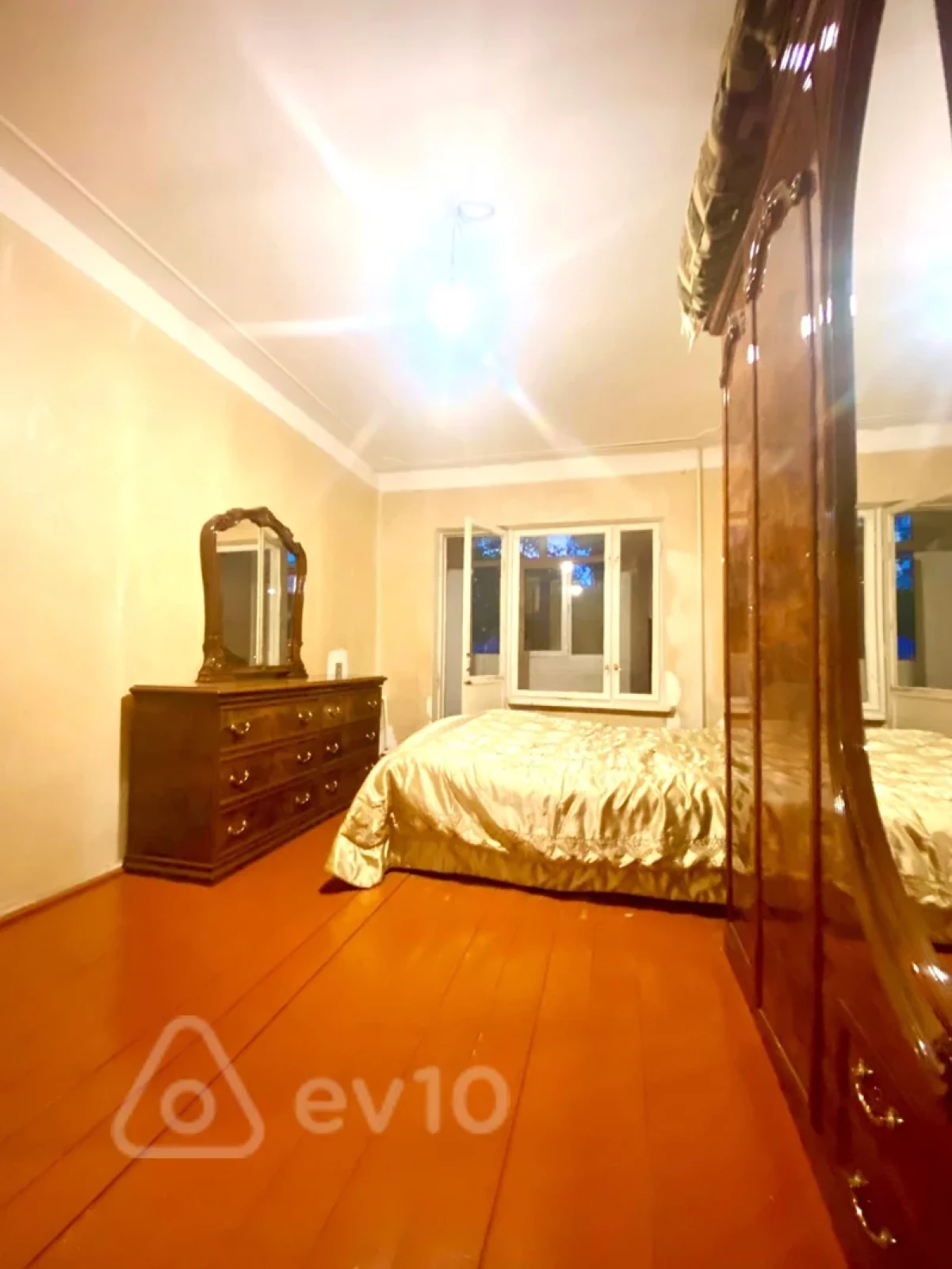 Kirayə verilir 3 otaqlı köhnə tikili 72 m²