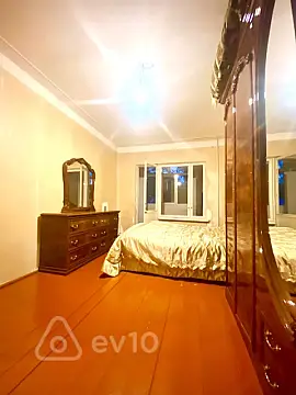 Kirayə verilir 3 otaqlı köhnə tikili 72 m²