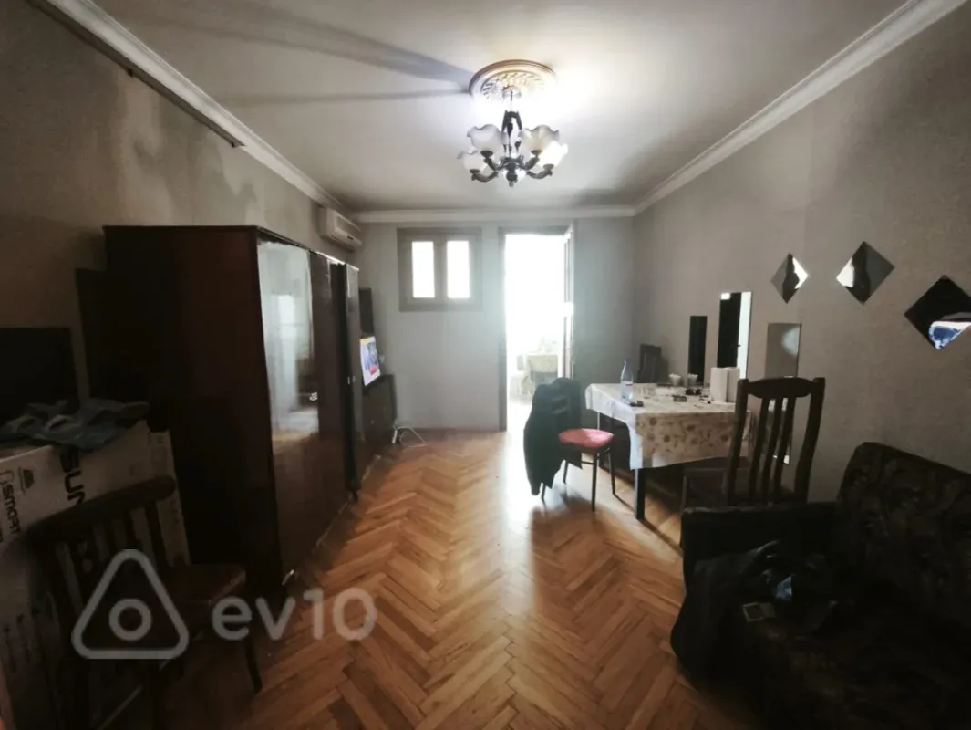 Kirayə verilir 2 otaqlı köhnə tikili 68 m²