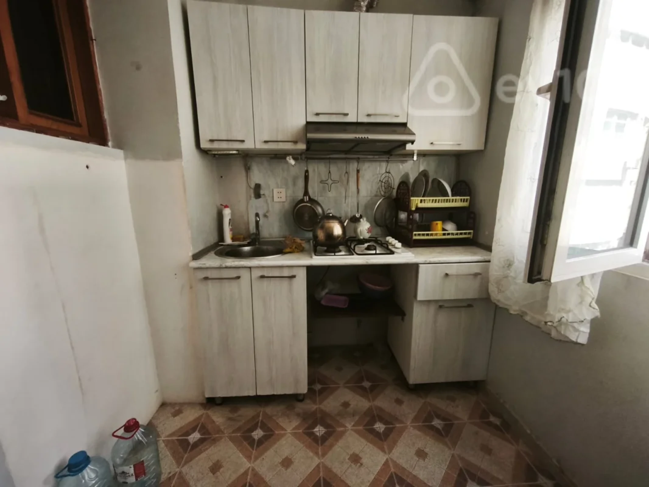 Kirayə verilir 2 otaqlı köhnə tikili 68 m²