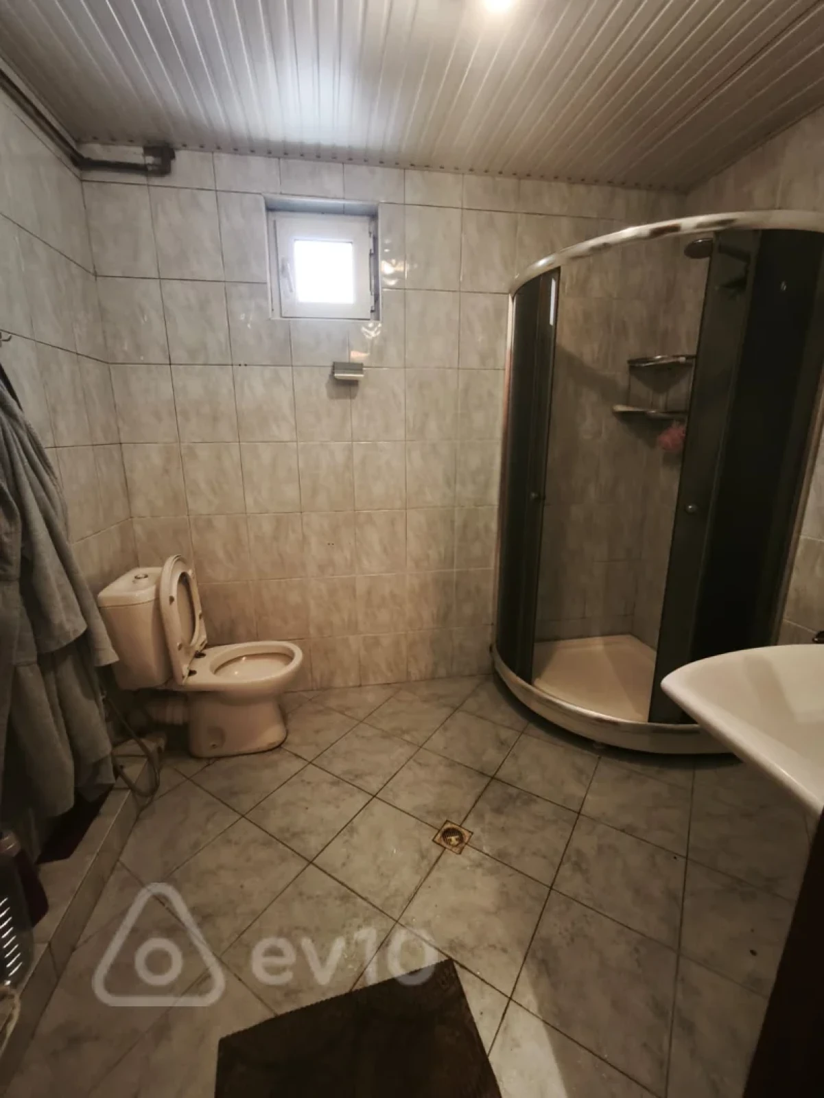 Kirayə verilir 2 otaqlı köhnə tikili 68 m²