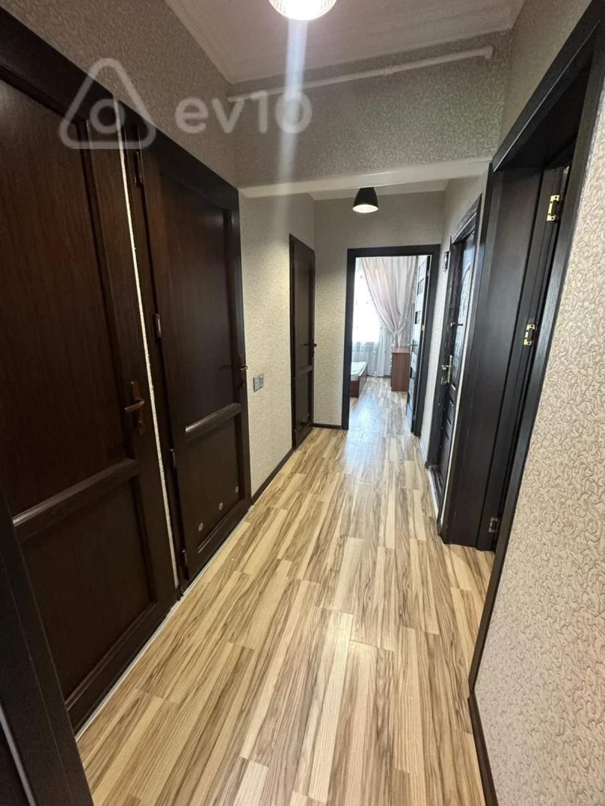 Kirayə verilir 2 otaqlı köhnə tikili 60 m²