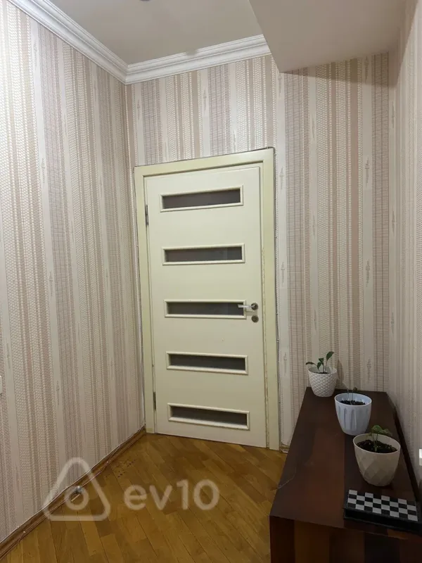 Kirayə verilir 2 otaqlı yeni tikili 78 m²