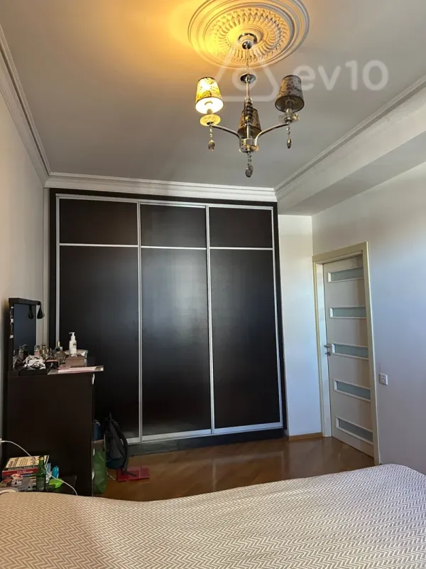 Kirayə verilir 2 otaqlı yeni tikili 78 m²