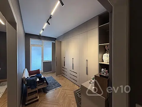 Kirayə verilir 2 otaqlı yeni tikili 50 m²