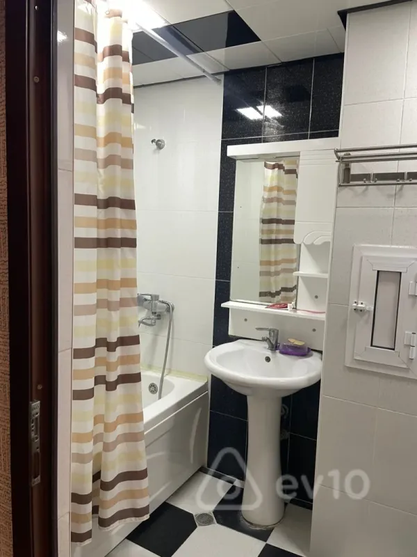 Kirayə verilir 2 otaqlı yeni tikili 45 m²