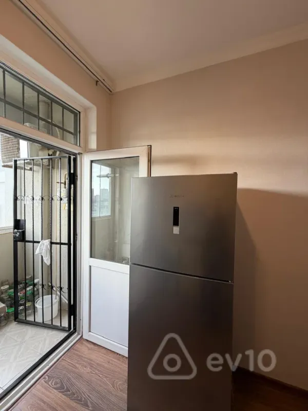 Kirayə verilir 2 otaqlı yeni tikili 70 m²