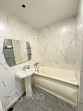Satılır 2 otaqlı köhnə tikili 55 m²