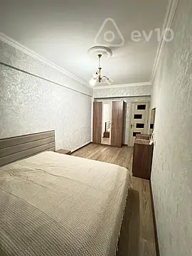 Satılır 2 otaqlı köhnə tikili 55 m²