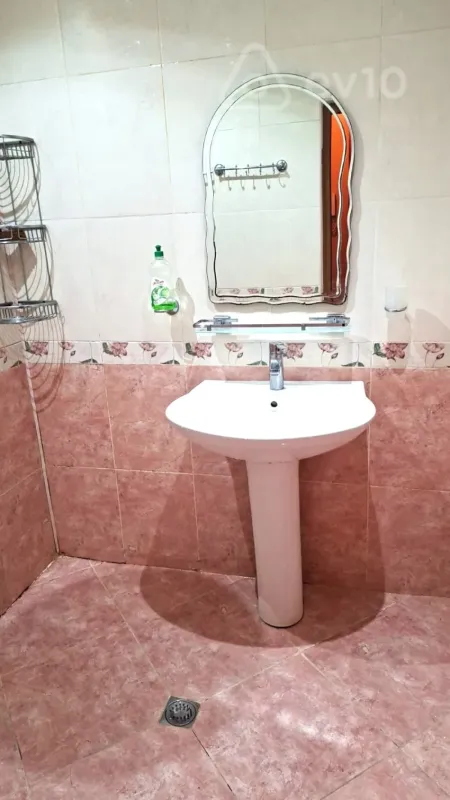 Kirayə verilir 3 otaqlı köhnə tikili 65 m²