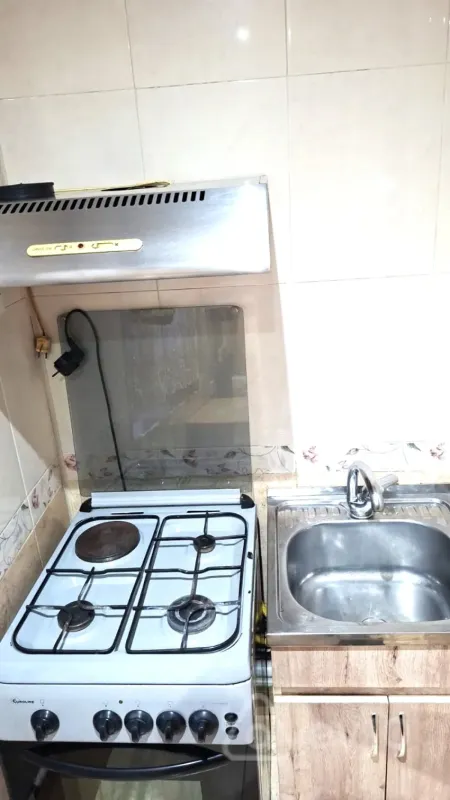 Kirayə verilir 3 otaqlı köhnə tikili 65 m²