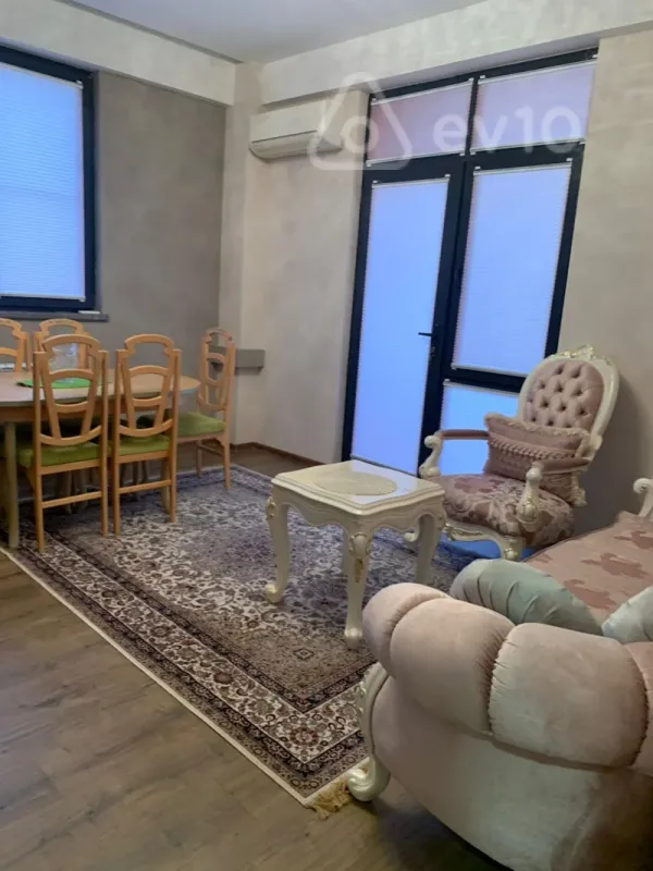 Kirayə verilir 2 otaqlı yeni tikili 80 m²