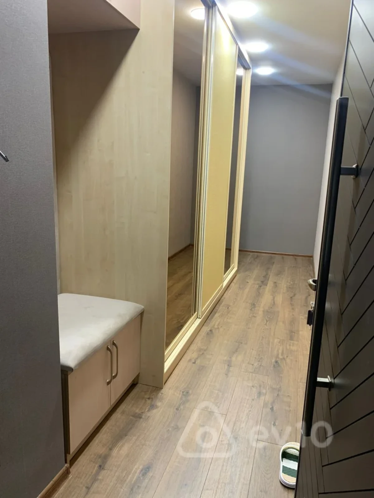 Kirayə verilir 2 otaqlı yeni tikili 80 m²