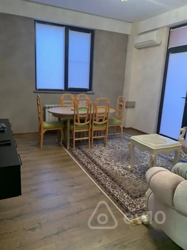 Kirayə verilir 2 otaqlı yeni tikili 80 m²