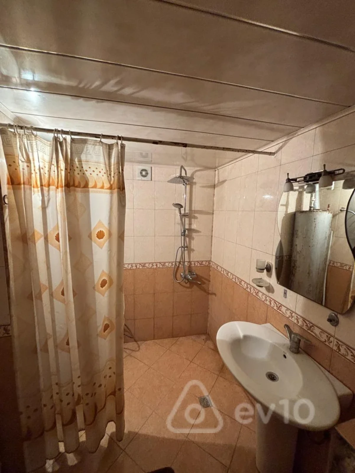 Satılır 2 otaqlı həyət evi 50 m²