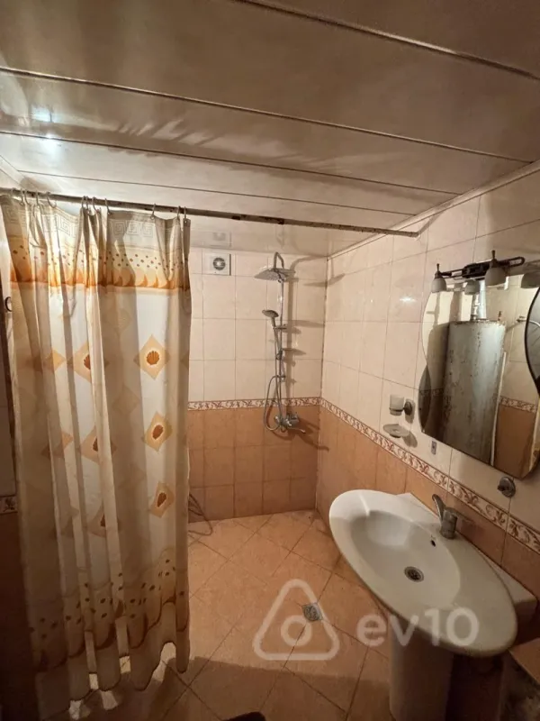 Satılır 2 otaqlı həyət evi 50 m²