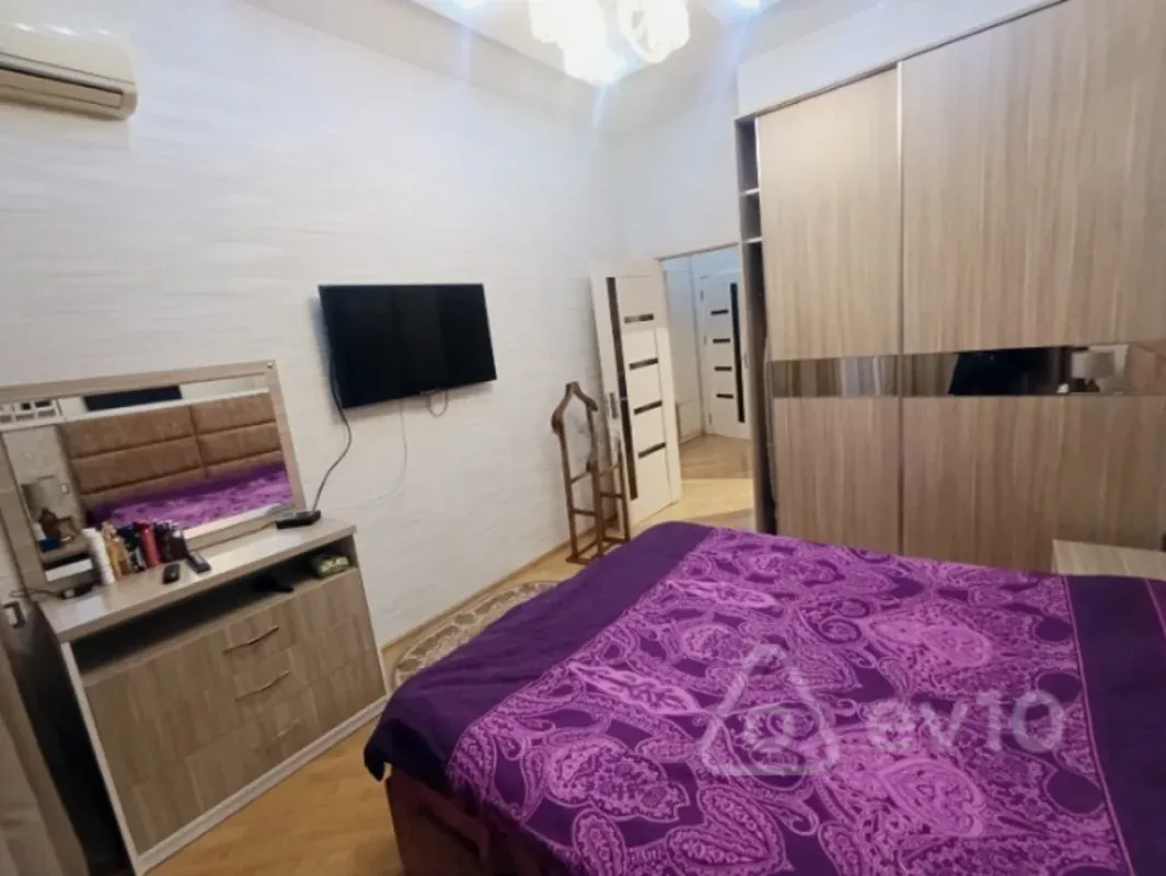 Kirayə verilir 2 otaqlı yeni tikili 73 m²