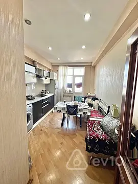 Satılır 3 otaqlı yeni tikili 130 m²