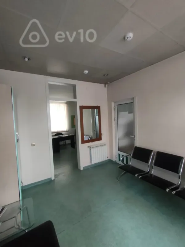 Satılır mənzil 100 m²