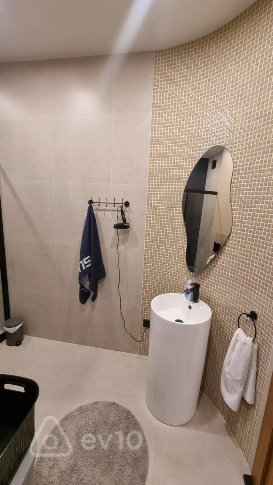 Kirayə verilir 4 otaqlı yeni tikili 130 m²