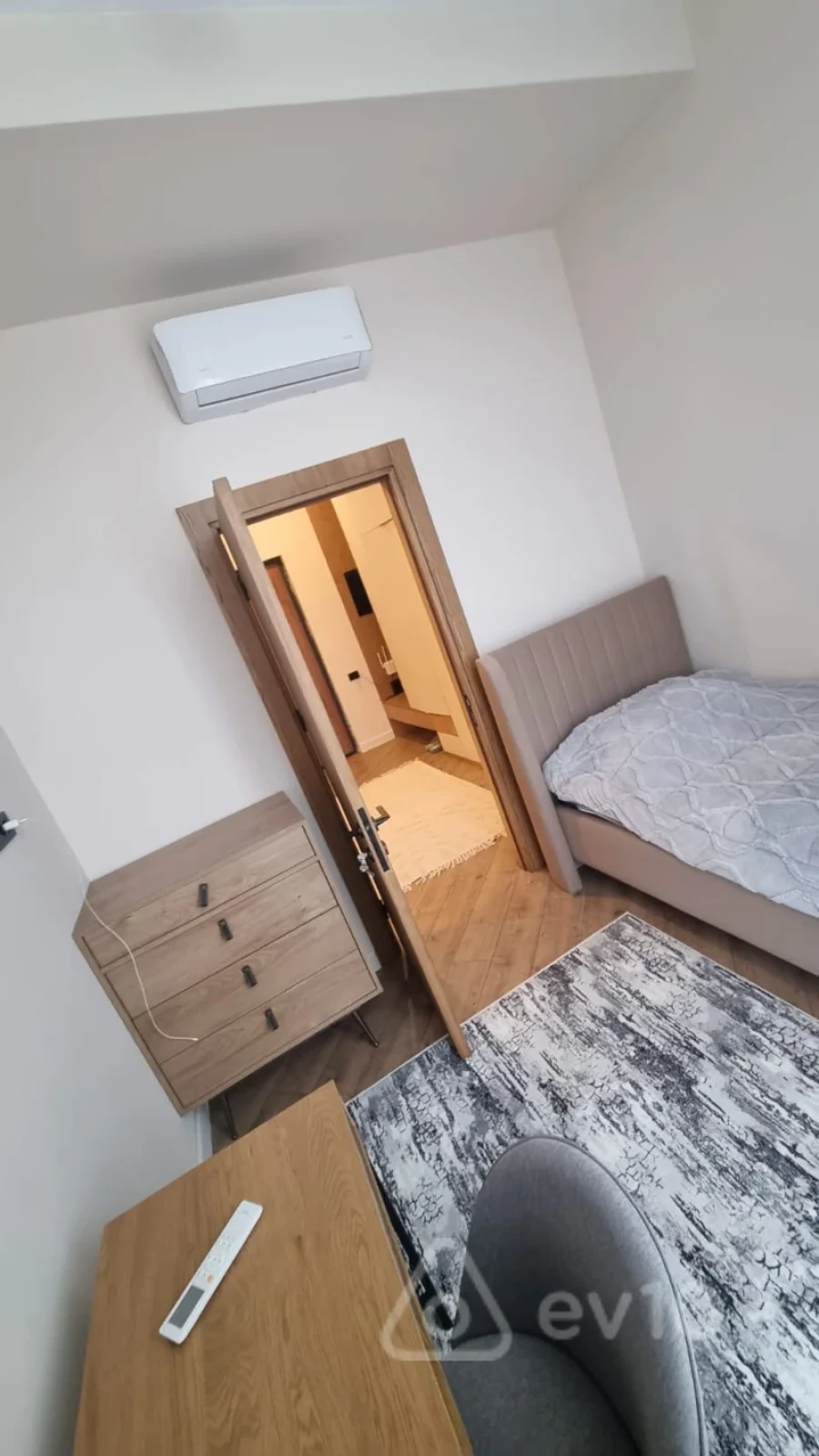 Kirayə verilir 4 otaqlı yeni tikili 130 m²