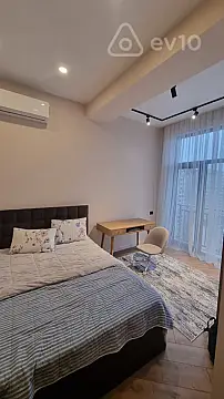 Kirayə verilir 4 otaqlı yeni tikili 130 m²