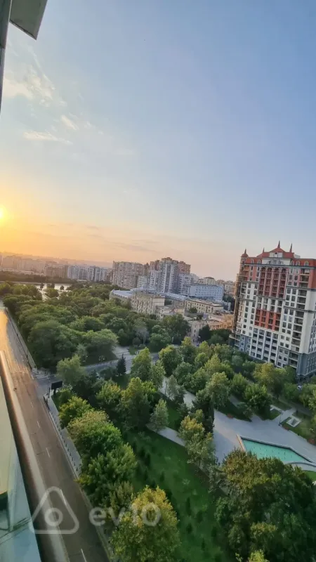 Kirayə verilir 4 otaqlı yeni tikili 130 m²