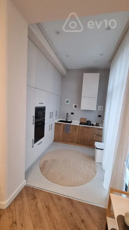 Kirayə verilir 4 otaqlı yeni tikili 130 m²